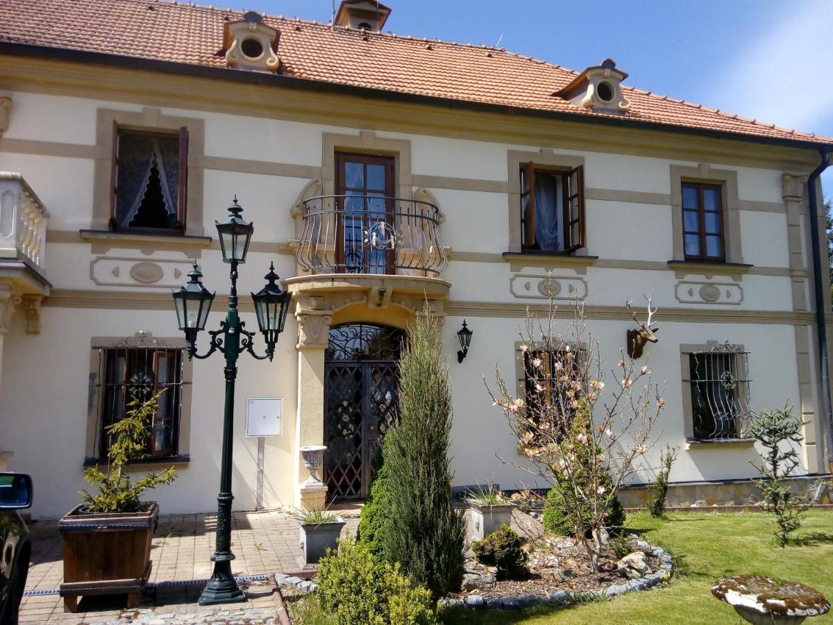 Zamecek Zdiky - Zamecky Apartman Bujanov Экстерьер фото